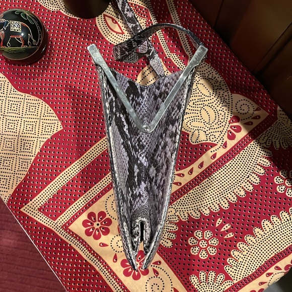 EUC Vintage Via Spiga Python bag with lilac undertones - Picture 4 of 8